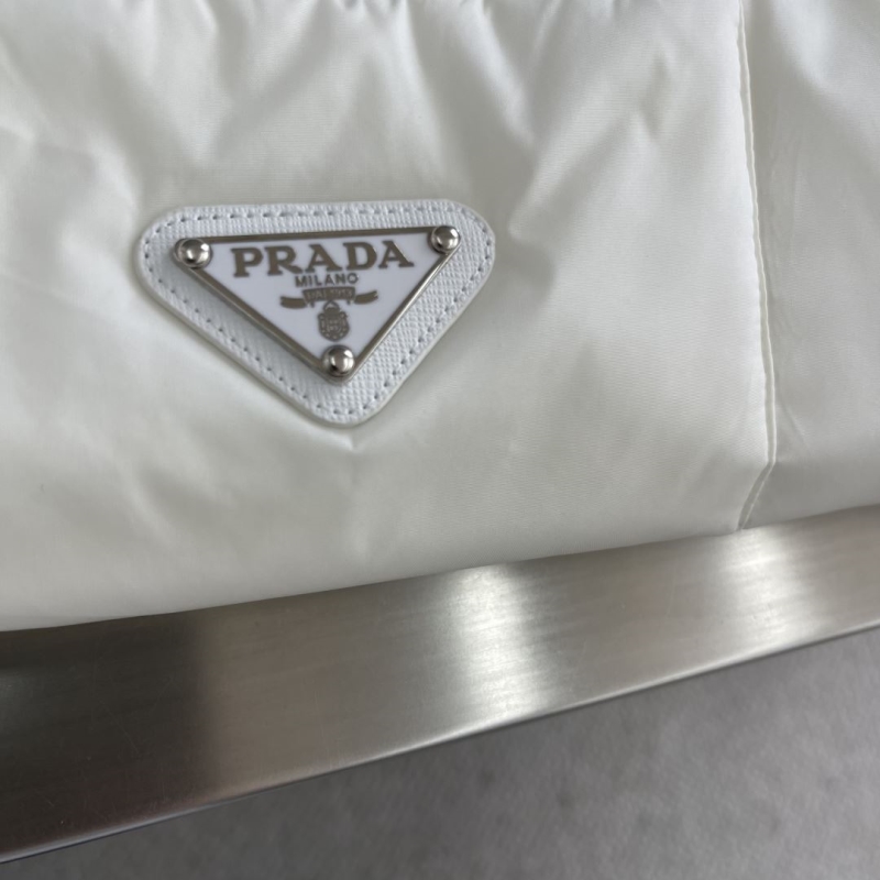 Pra*a outwear